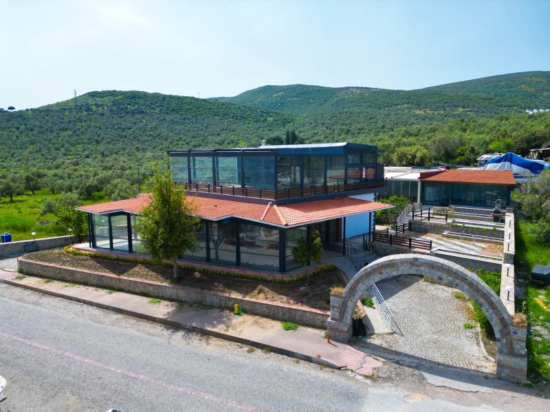 Dikili’de Cumhuriyet Meydanı ve Sanat Merkezi Heyecanı